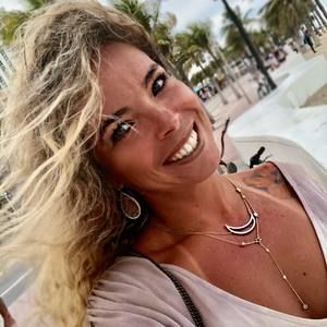 Meet your Posher, Monique